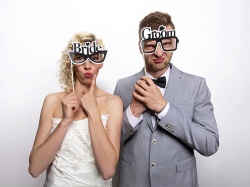 Brýle pro nevěstu i ženicha na špejli 